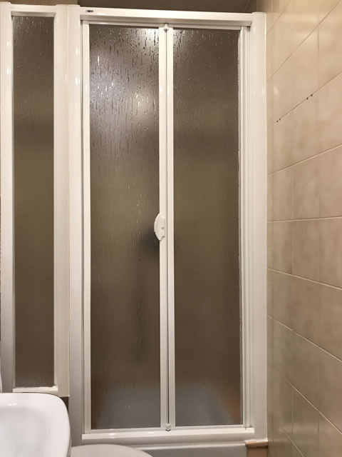 plegable dos hojas con fijo sobre escalón