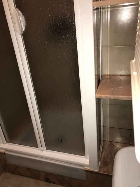 2 hojas plegables con lateral fijo