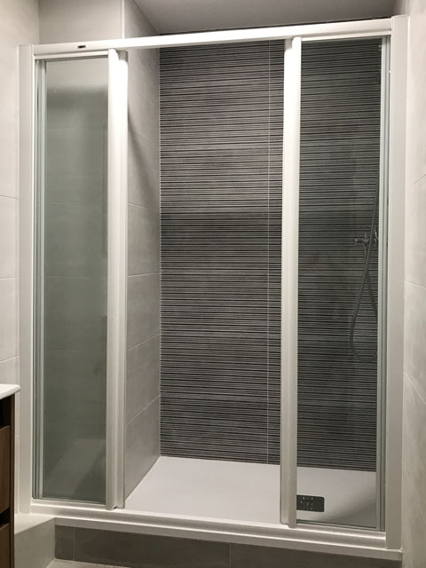 mampara de ducha 2 fijos + 2 puertas correderas abiertas