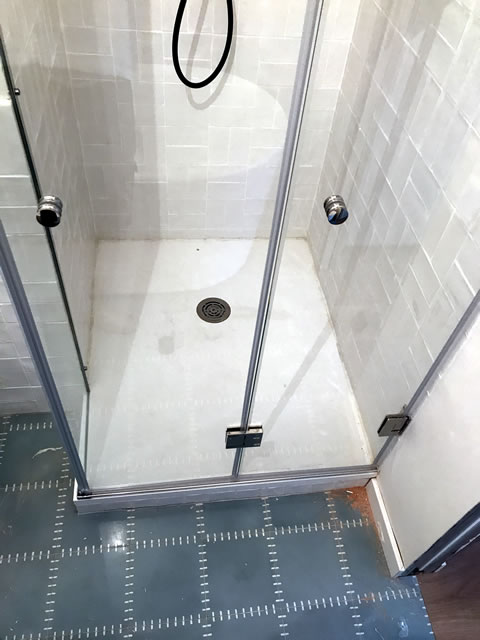 Fijo corto y plegable abierta