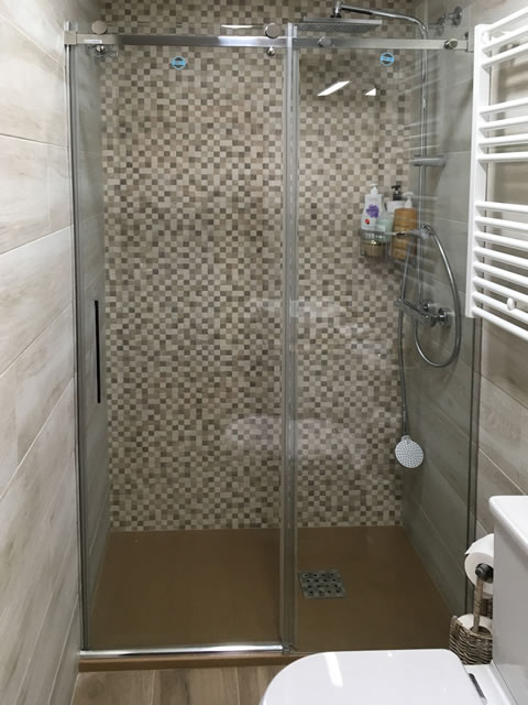 Frontal de ducha con cristal transparente