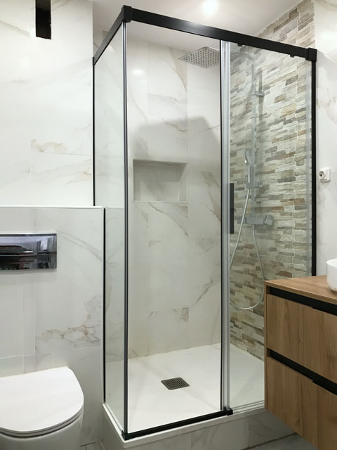 mampara angular con fijo de forma