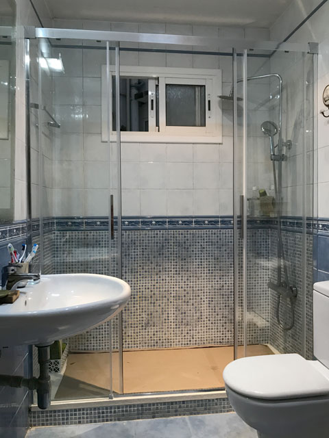 2 fijos + 2 puertas correderas abierta