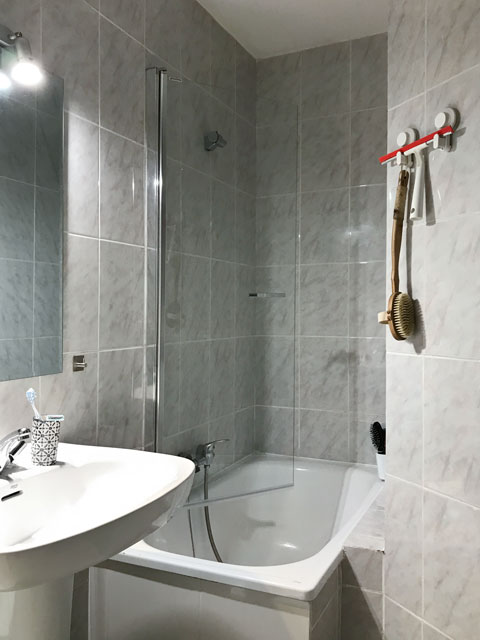 una hoja girada hacia dentro