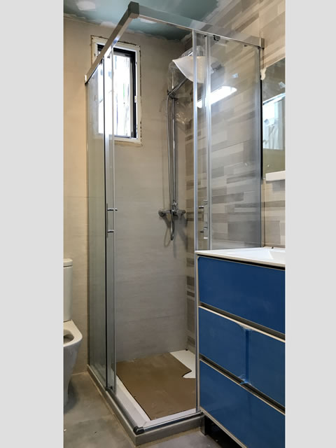 Mampara angular 2 fijos y 2 correderas en cromo abierta