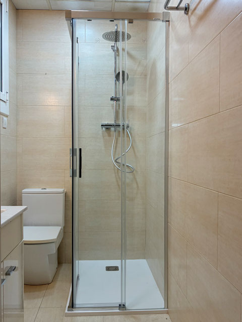 angular 2 fijos y 2 puertas montada 2025