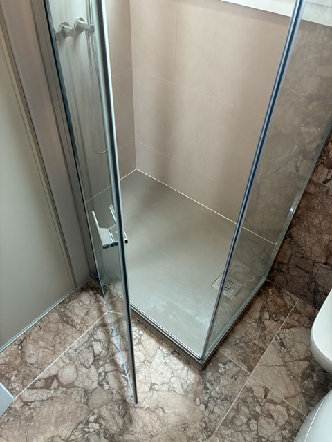 puerta abatible con fijo abierta exterior vista arriba