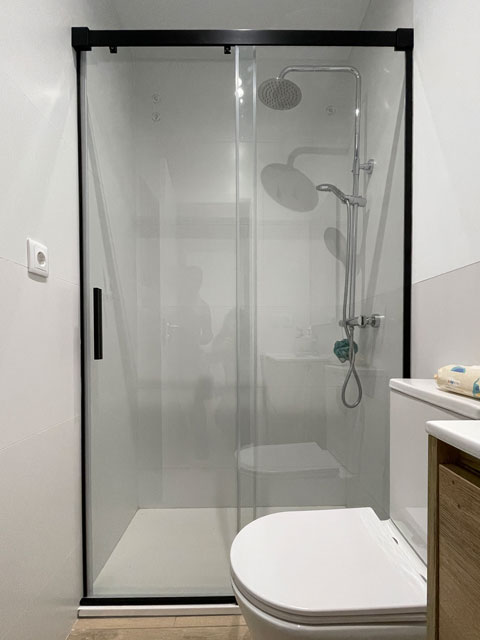 mampara perfilería negra frontal