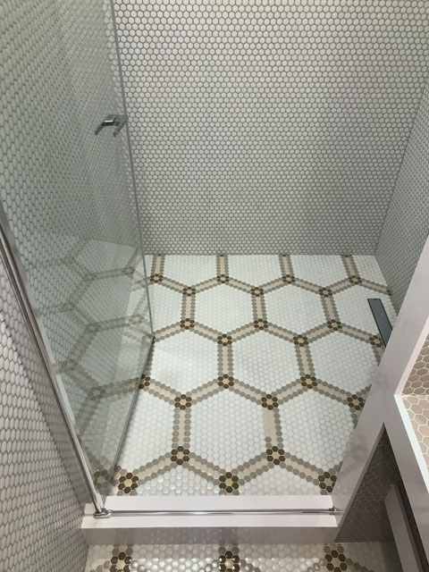 perfil bajo en puerta abatible