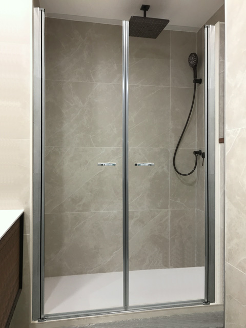 Mampara dos puertas abatibles