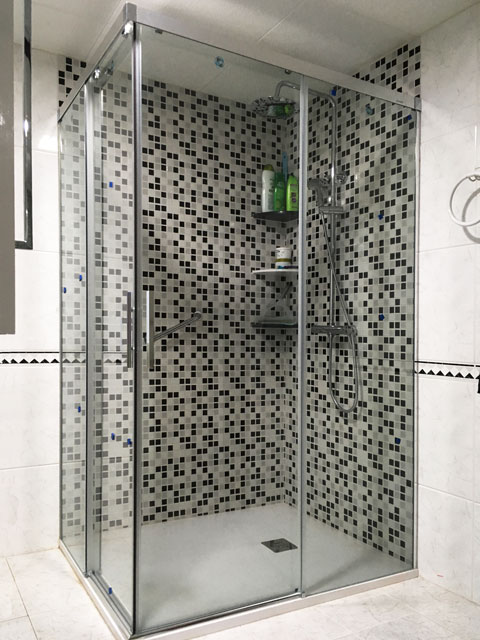 Mampara angular 2 fijos y dos correderas cerrada