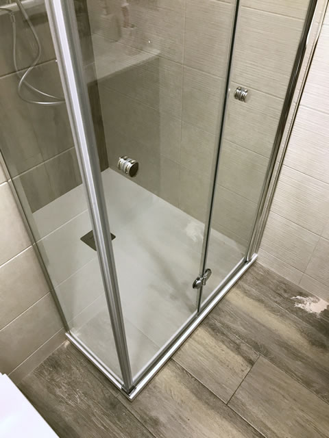 dos hojas plegables y fijo vista esquina