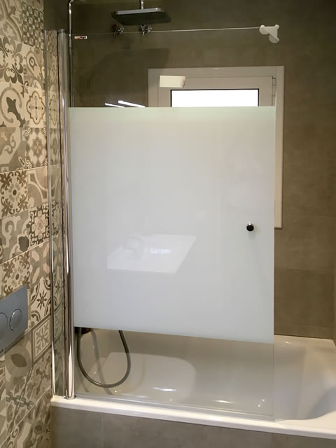 una hoja de cristal decorado banda ancha